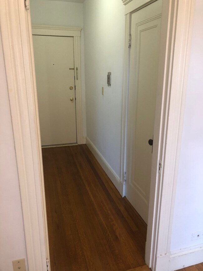 Building Photo - 1 Craigie St
