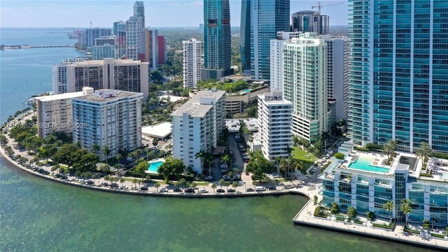 Building Photo - 1408 Brickell Bay Dr