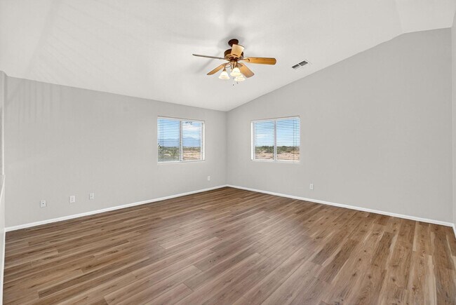 Building Photo - 41628 W Hillman Dr