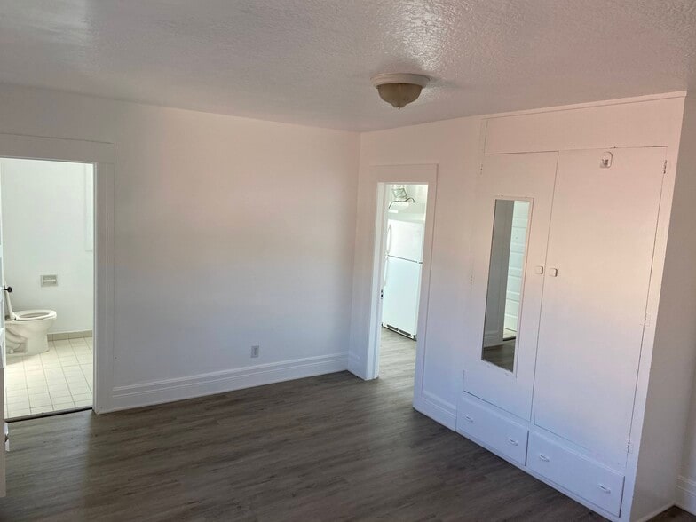 Building Photo - 4510 N Figueroa St