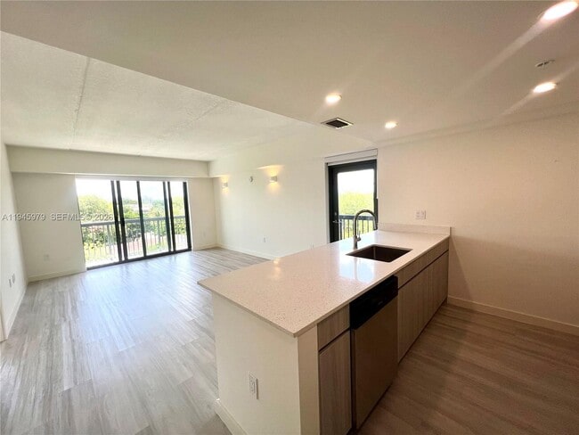 Building Photo - 2285 SW 27th St