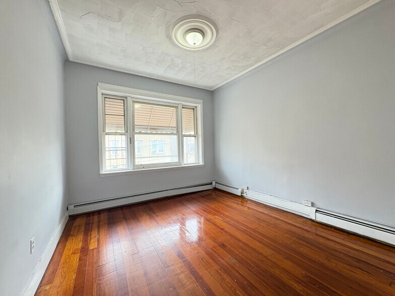 111 Baldwin Ave 3L (5) - 110 Baldwin Ave