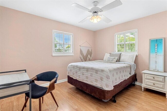 Building Photo - 6190 36th Ave N