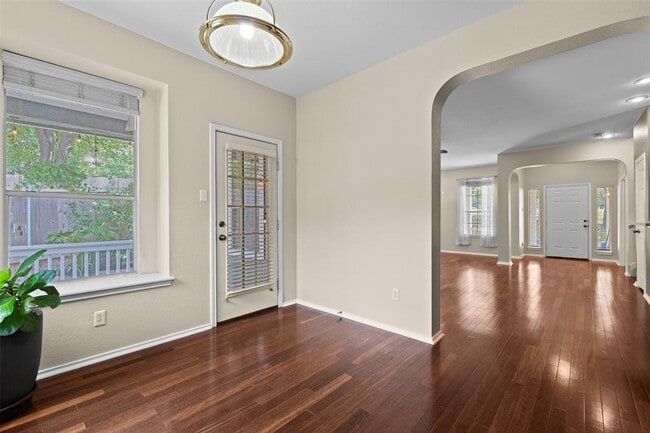 Building Photo - 2310 Sweet Clover Dr