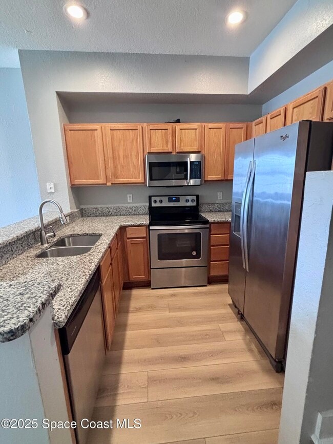 Building Photo - 100 Colibri Way