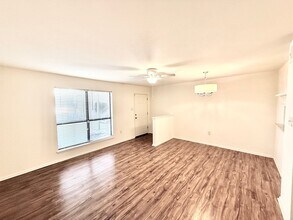 Building Photo - 1 Bed 1 Bath Condo with Community Pool and Access to I-10