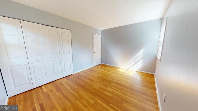 Building Photo - 2527 Bull Run Ct
