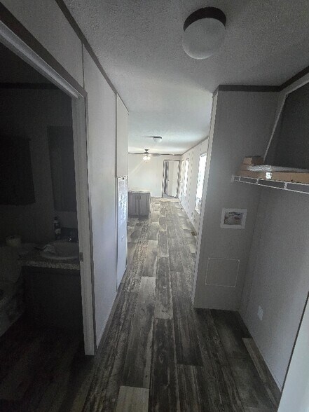 Building Photo - 103 S Scioto St