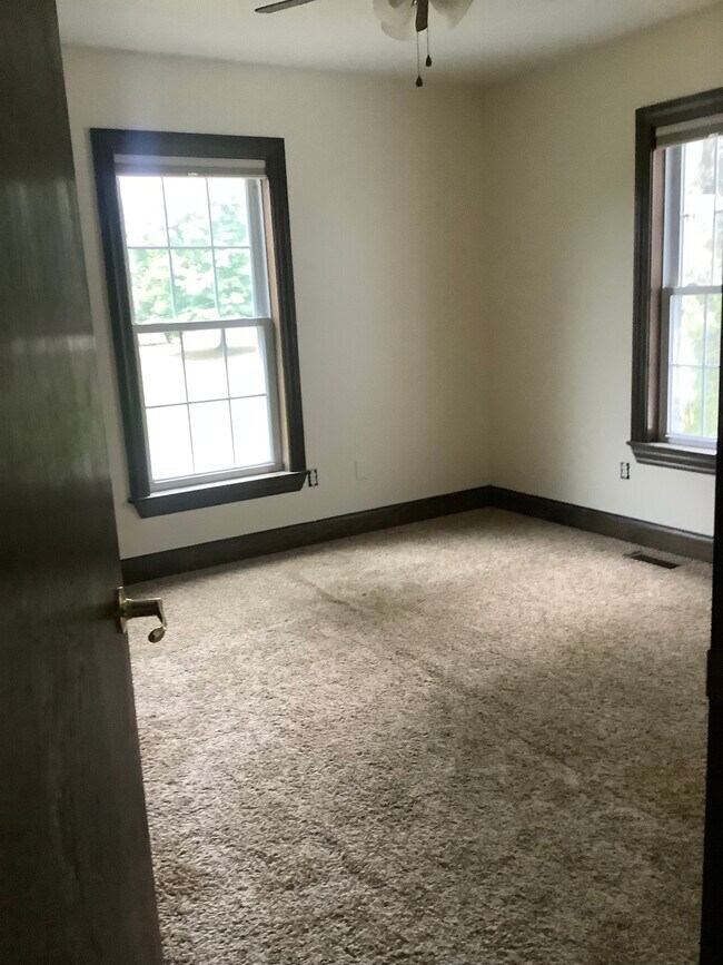 Building Photo - 13775 Carlton St