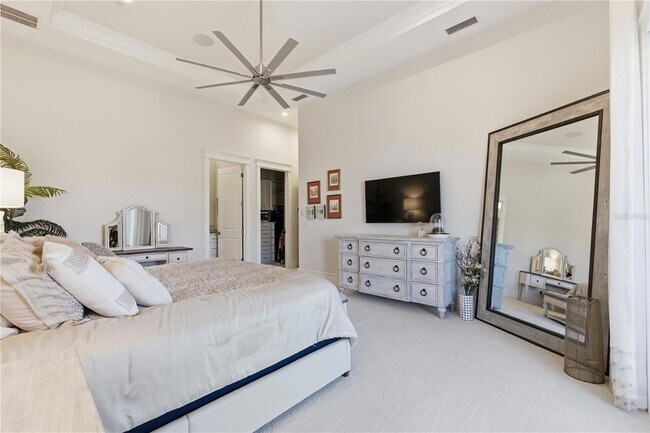 Building Photo - 340 Ocean Crest Dr