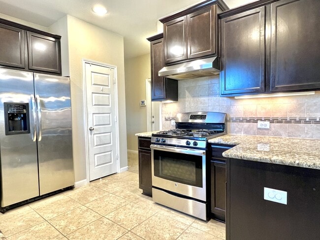 Building Photo - 18001 Moreto Loop