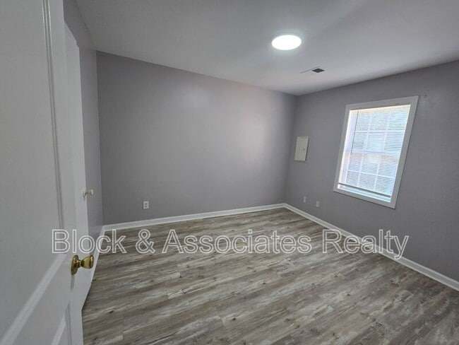 Building Photo - 1302 Bencini Pl