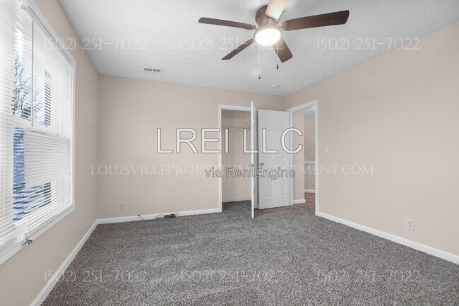 Building Photo - 5112 Middlesex Dr
