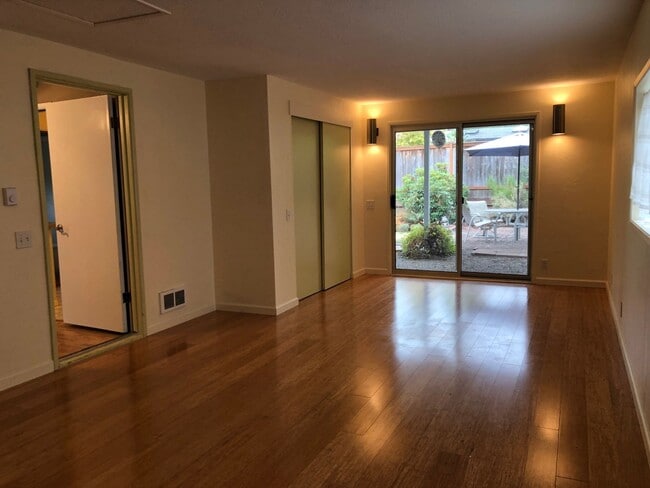 Building Photo - Beautiful Two-Bedroom Home With Large Bonus Room