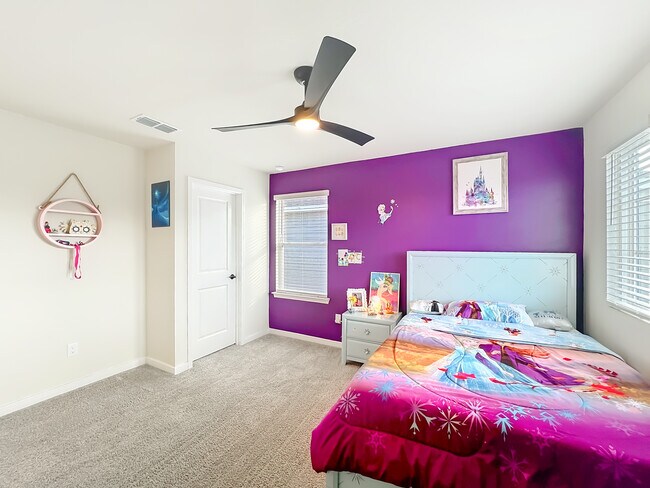 Building Photo - 1021 Savannah Palms Blvd