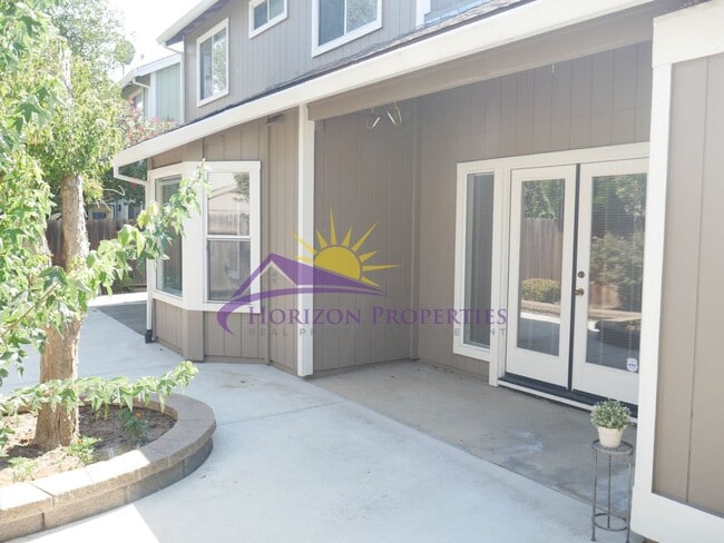 Building Photo - Unique 3 Bed 2.5 Bath 1,971sqft Single Family Home in Sacramento