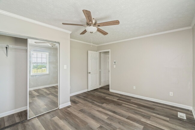 Building Photo - 2832 Vicksburg Ln