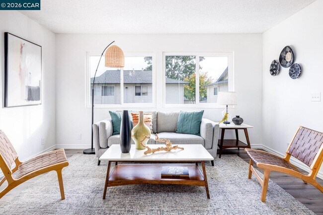 Building Photo - 1033 Mohr Ln