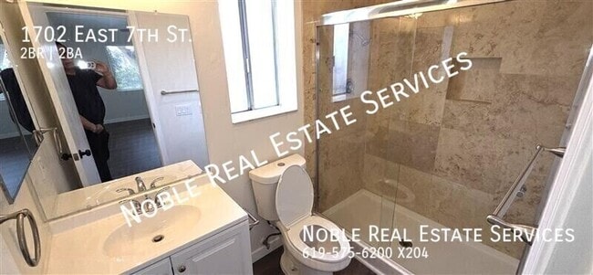 Building Photo - 1702 E 7th St