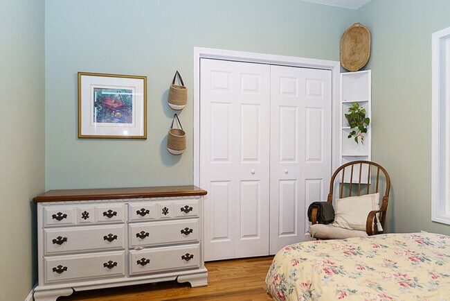 Building Photo - Amazing sunsets at this waterfront home