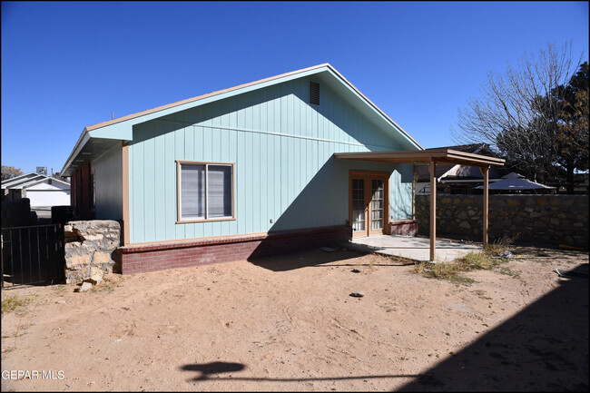 Building Photo - 12496 Sombra Fuerte Dr