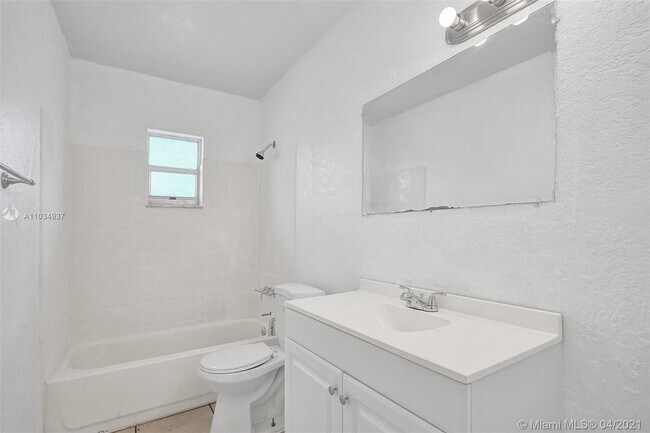 Building Photo - 5316 NW 24th Ct
