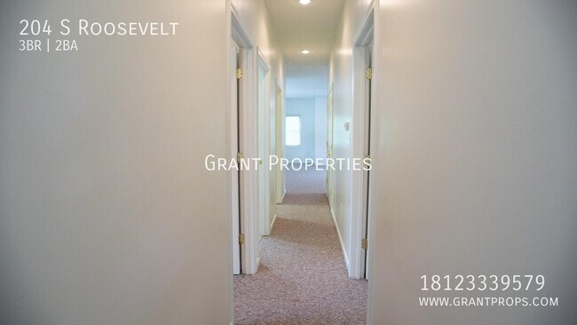 Building Photo - 204 S Roosevelt St