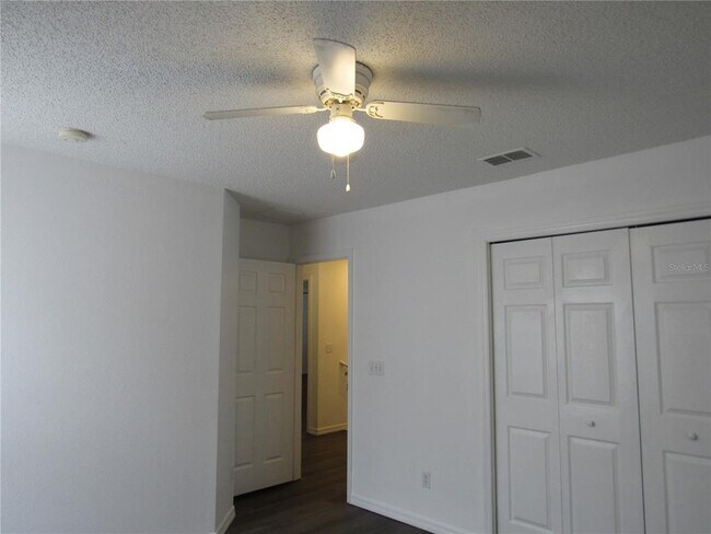 Building Photo - 202 Walnut Crest Run
