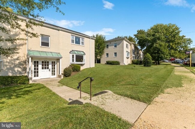 Building Photo - 2910 Peyton Randolph Dr