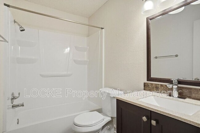 Building Photo - 10259 Aurora Dr