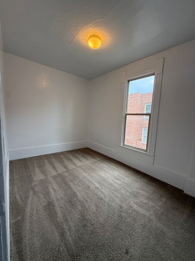 Building Photo - 227-229 S Washington