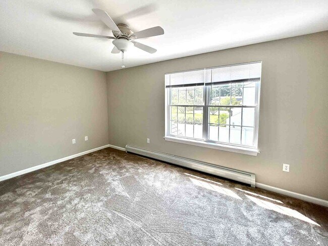 Building Photo - 21 Pinecrest Dr