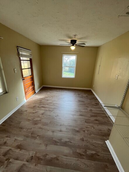Building Photo - 143 Strawberry Ln
