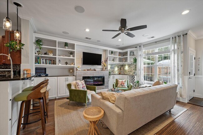 Building Photo - 1735 Brittlebush Ln