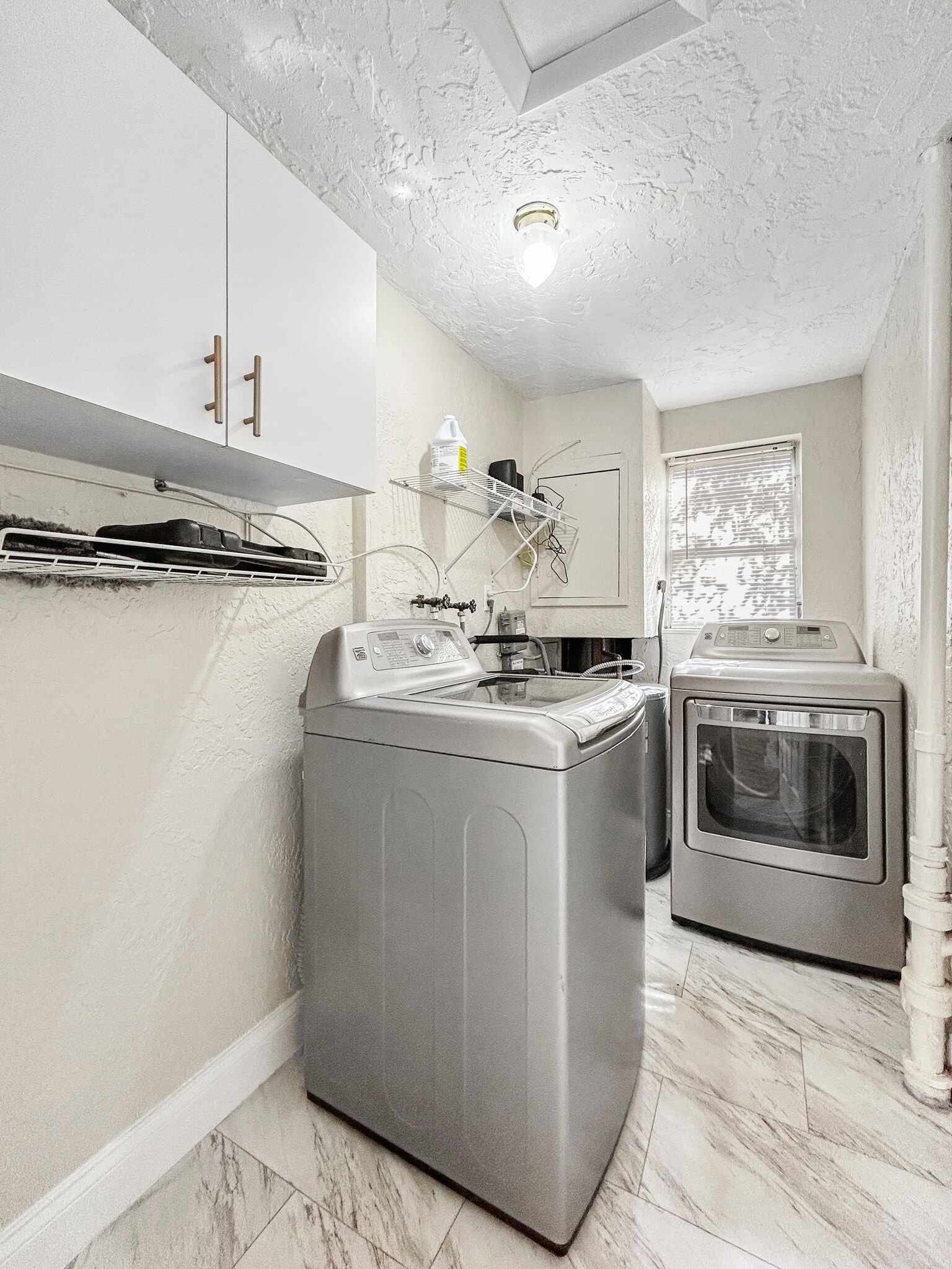 Building Photo - 3811 39th Ave N