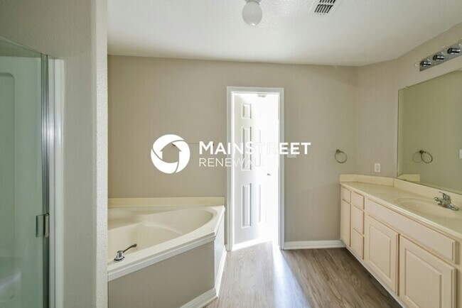 Building Photo - 3 Bedroom Pet-Friendly Home in San Antonio, TX with Main Street Renewal