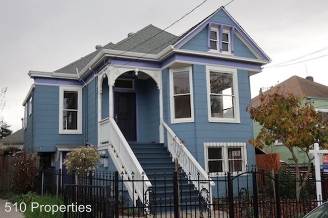 Primary Photo - 1055 48th St