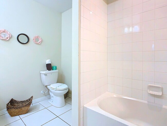 Building Photo - 4784 Clock Tower Dr