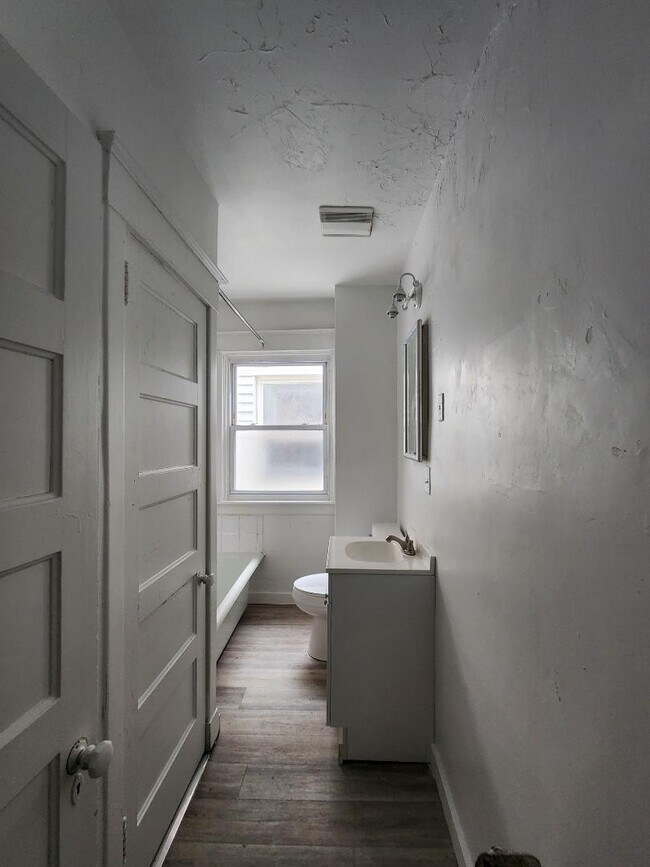 Building Photo - 2429 N 5th St