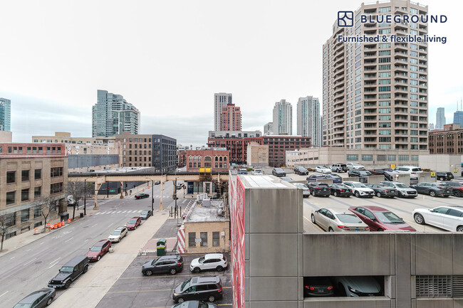 Building Photo - 165 N Desplaines St