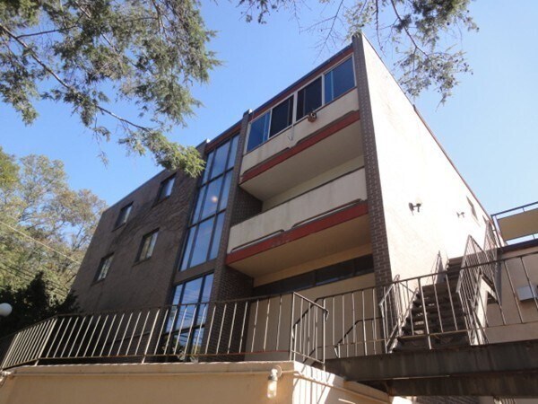 Building Photo - 101 Beaconsfield Rd