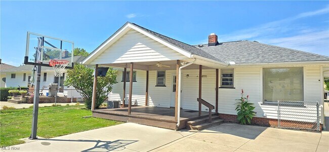 Building Photo - 3691 Higley Rd