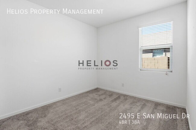 Building Photo - 2495 E San Miguel Dr
