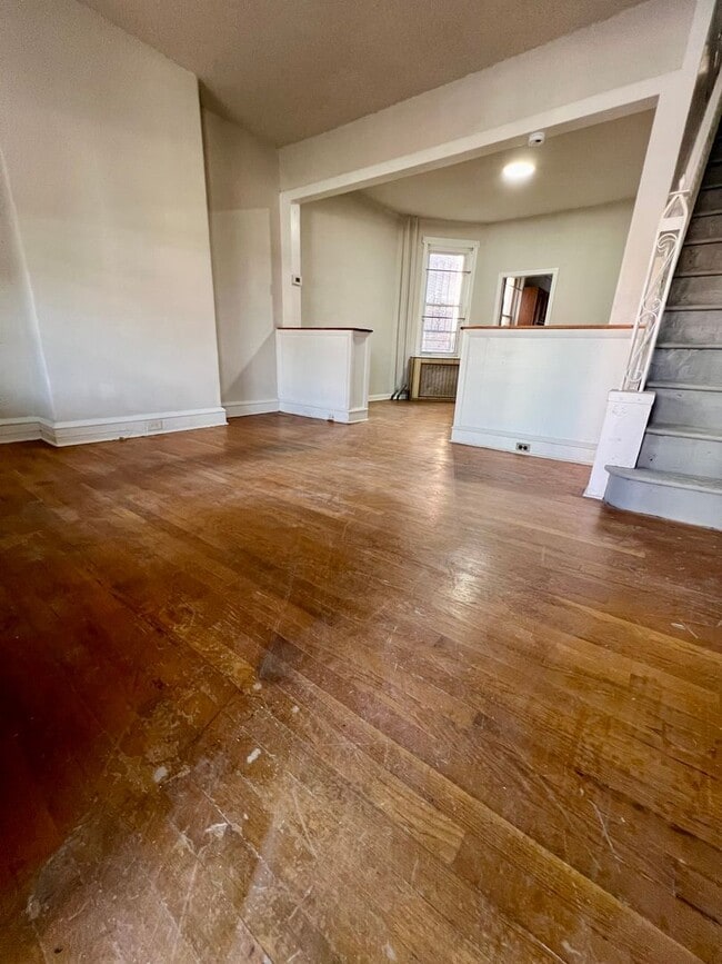 Building Photo - Stunning 3-Bedroom Townhome in Kingsessing! Available mid-April!