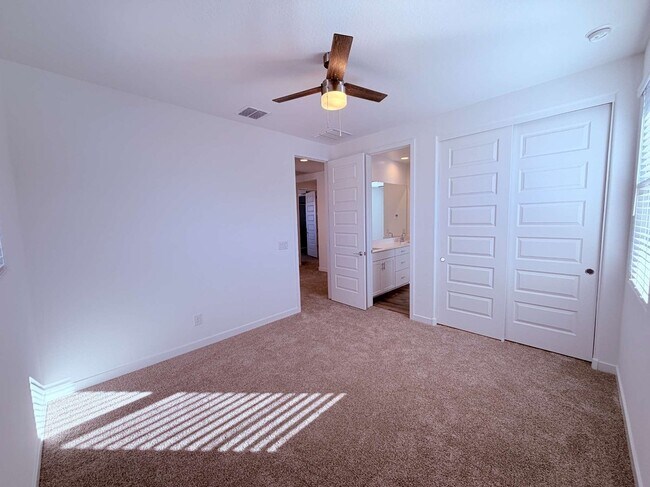 Building Photo - 8307 E Peterson Ave