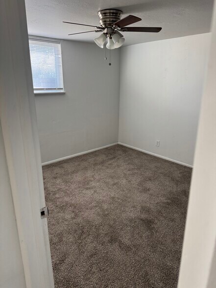 Building Photo - 2324 Quincy Ave