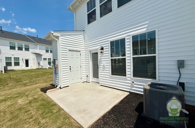 Building Photo - 525 Harebell Wy