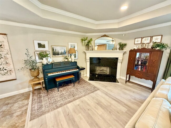 Building Photo - 301 Friends Knoll Ln