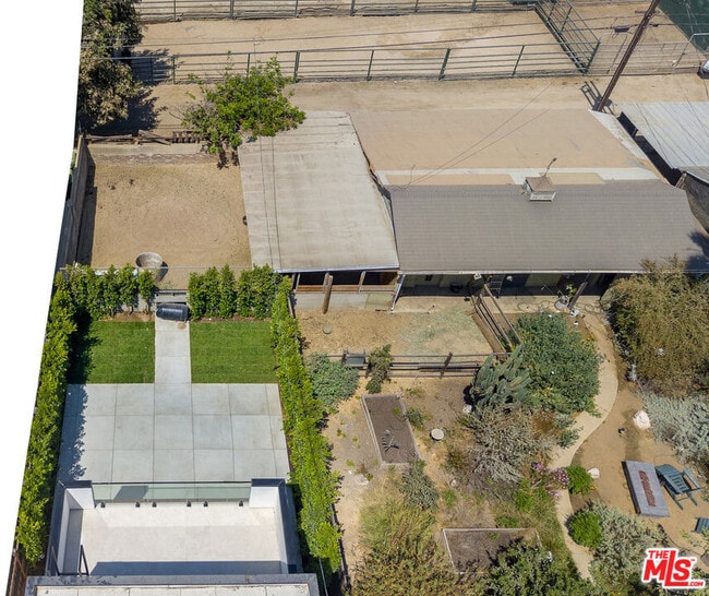 Building Photo - 4326 Edenhurst Ave