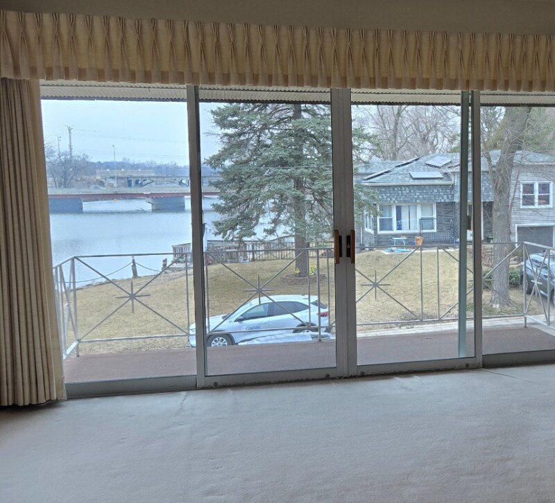 Building Photo - 684 S Indiana Ave